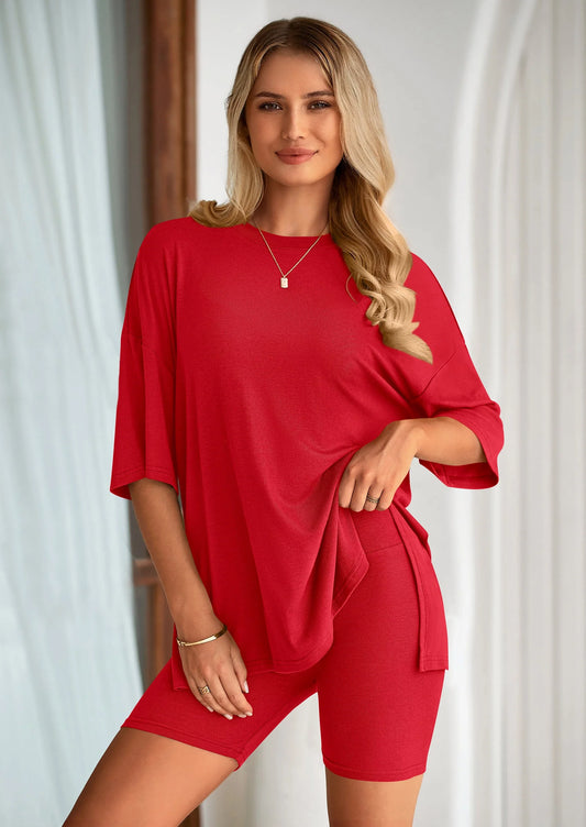 Ensemble 2 pièces lounge — chemise oversize + short cycliste assorti, look casual parfait pour l'aéroport et les voyages