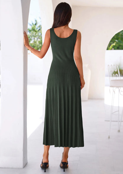 Robe mi-longue plissée en maille côtelée — col carré, sans manches, coupe trapèze fluide, élégante pour cocktail et soirée