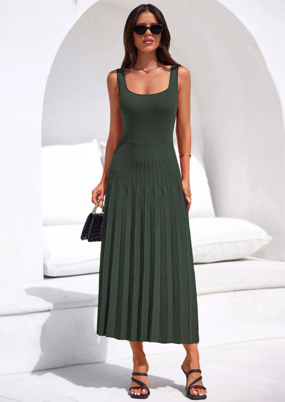 Robe mi-longue plissée en maille côtelée — col carré, sans manches, coupe trapèze fluide, élégante pour cocktail et soirée